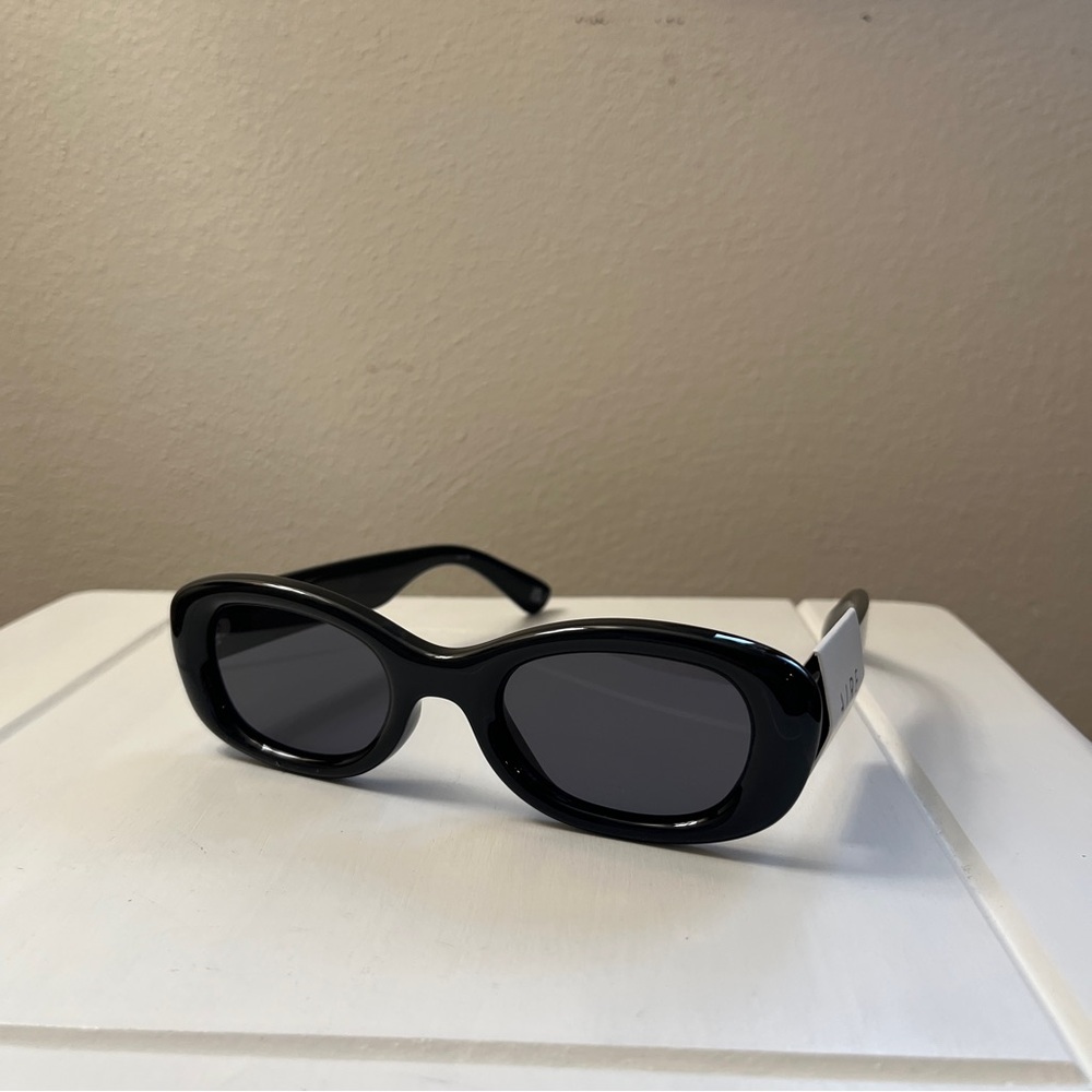 NWT AIRE Calisto Sunglasses